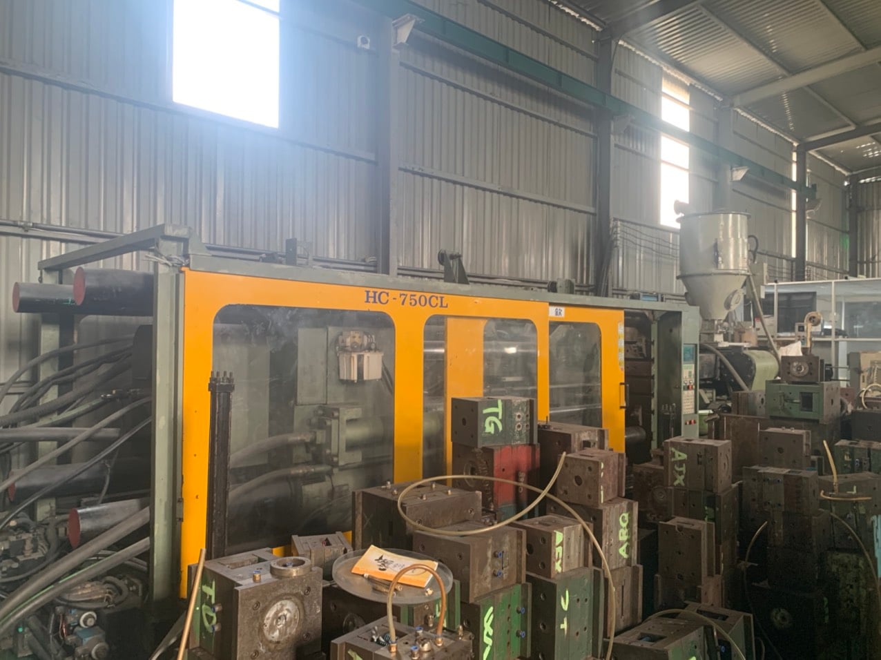 Injection molding machine 1.jpg
